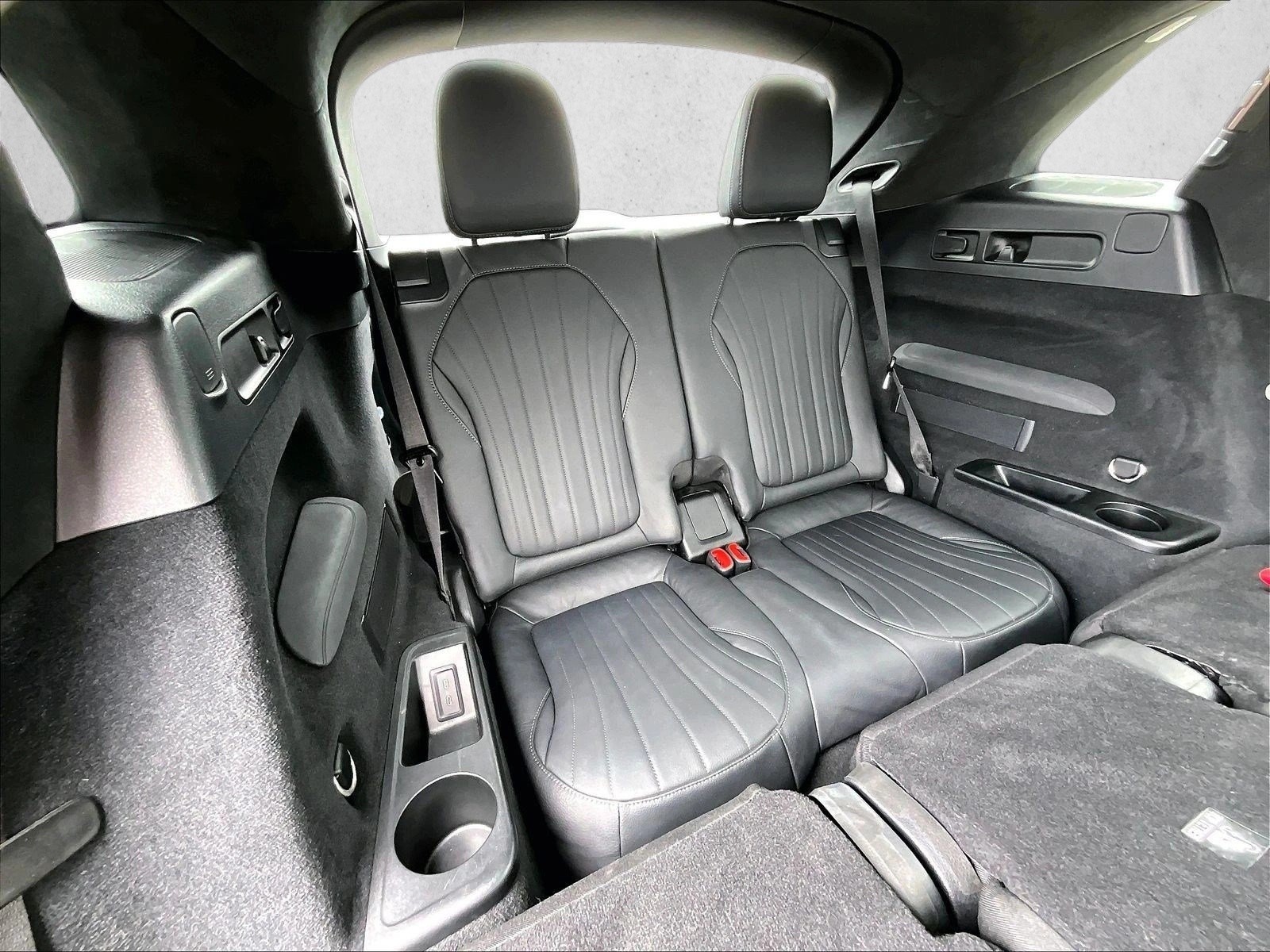 Used 2023 Obsidian Black Metallic Mercedes-Benz EQS 580 image 29