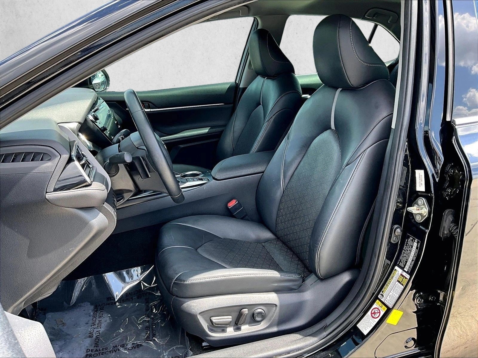 Used 2019 Midnight Black Metallic Toyota XSE image 27