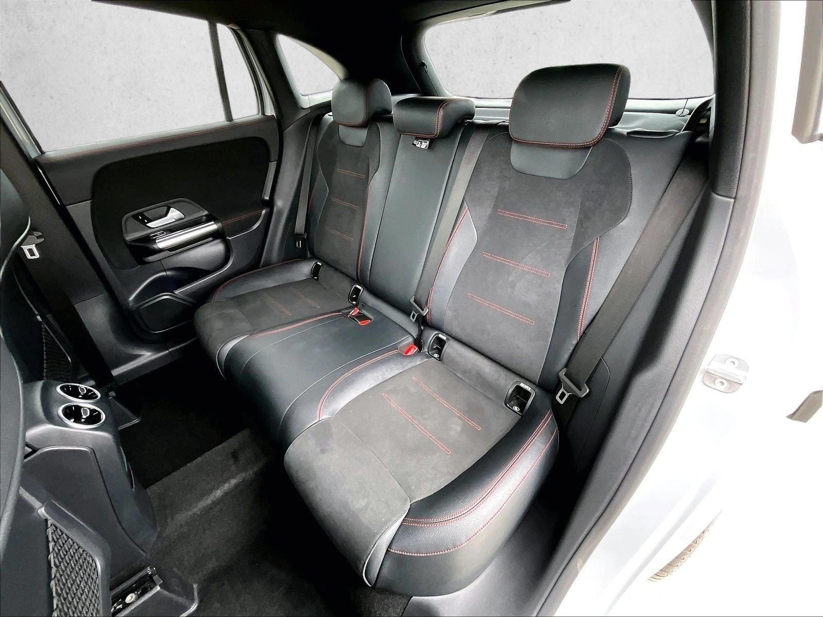 Used 2023 Iridium Silver Metallic Mercedes-Benz GLA 250 image 28