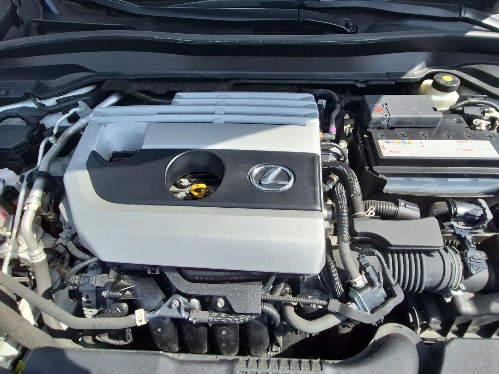 Used 2022 Eminent White Pearl Lexus UX 200 image 22