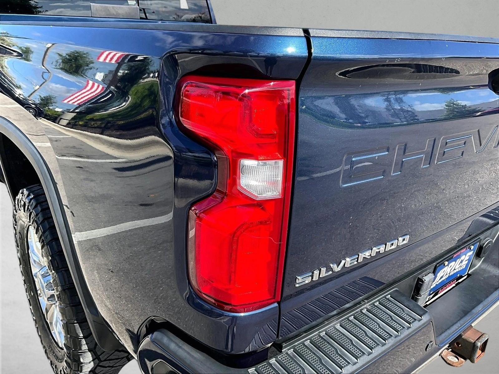 Used 2022 Northsky Blue Metallic Chevrolet High Country image 29