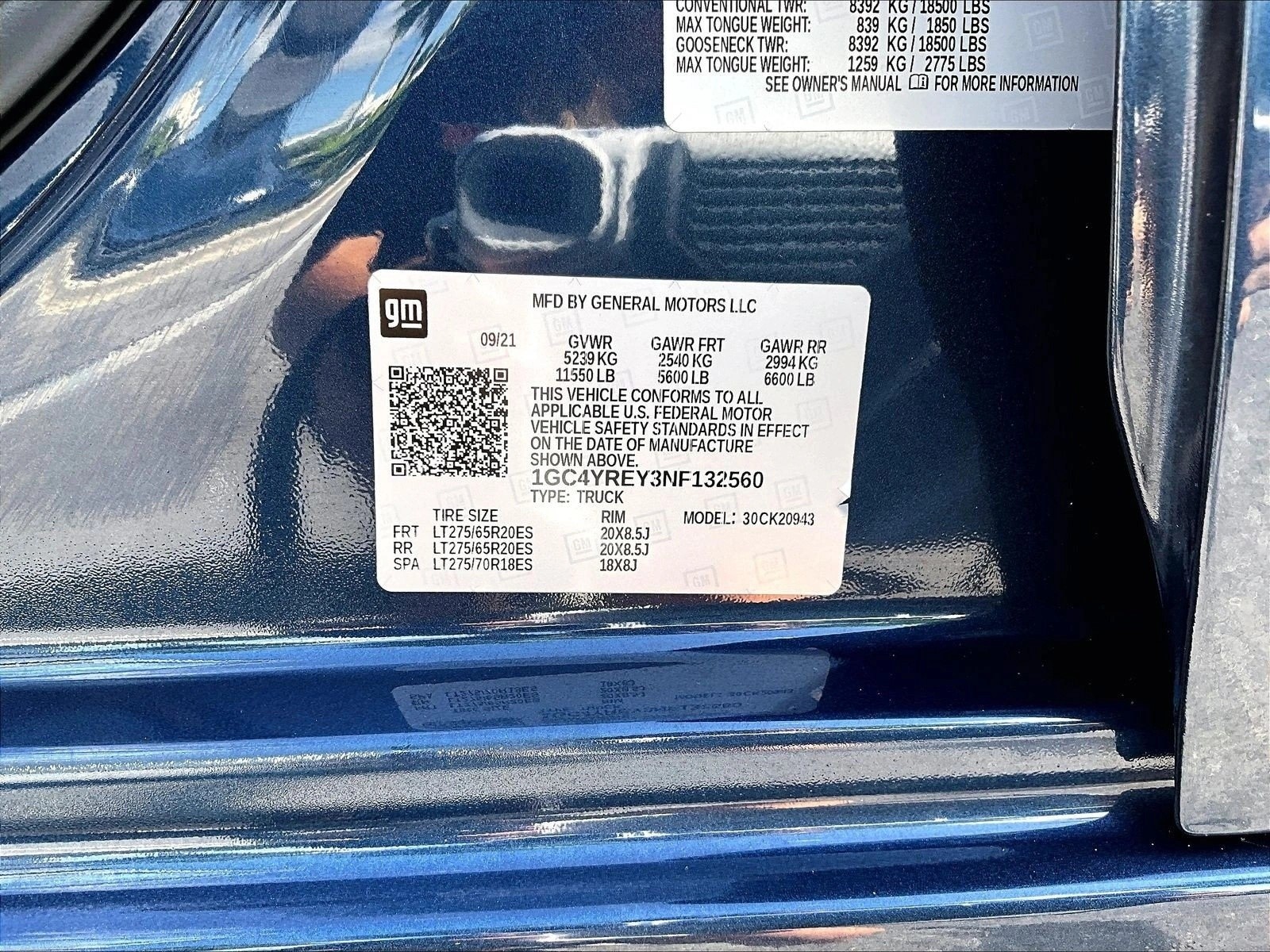 Used 2022 Northsky Blue Metallic Chevrolet High Country image 30